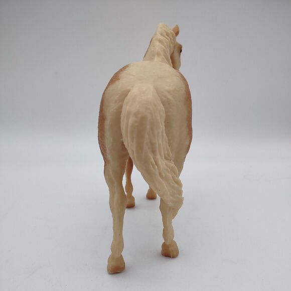 Breyer #20 Misty of Chincoteague Palomino Pinto - Picture 4 of 7